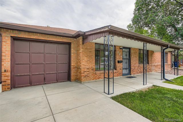 884 Troy Street, Aurora, CO 80011