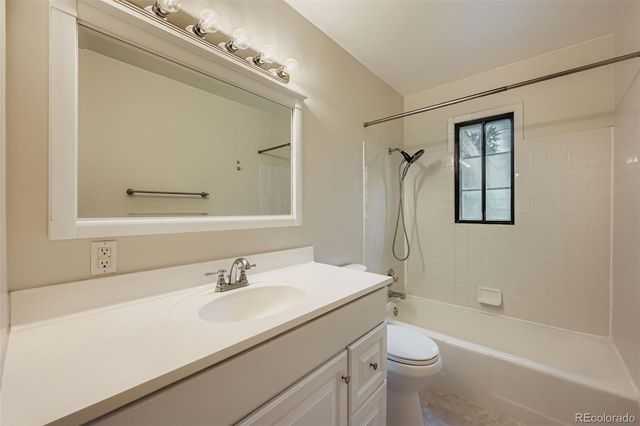 884 Troy Street, Aurora, CO 80011