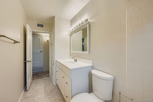 884 Troy Street, Aurora, CO 80011