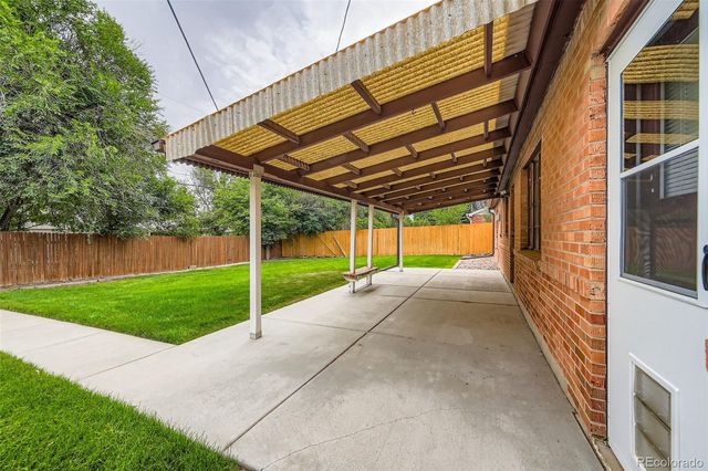 884 Troy Street, Aurora, CO 80011