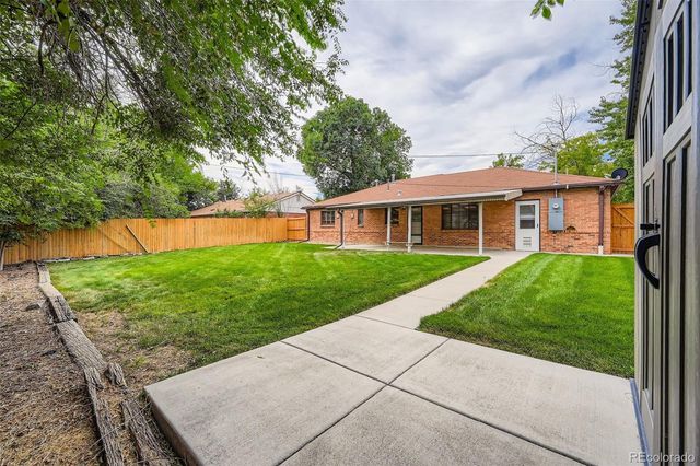 884 Troy Street, Aurora, CO 80011