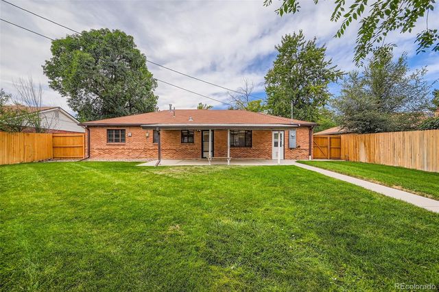 884 Troy Street, Aurora, CO 80011