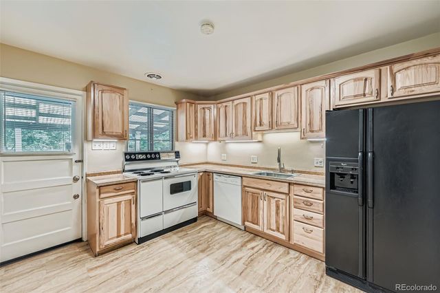 884 Troy Street, Aurora, CO 80011