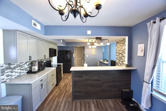 107 CRESCENT HOLLOW DR, Mantua, NJ 08051