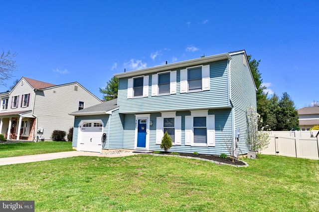 107 CRESCENT HOLLOW DR, Mantua, NJ 08051