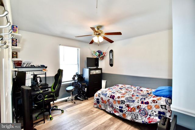 107 CRESCENT HOLLOW DR, Mantua, NJ 08051