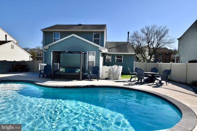 107 CRESCENT HOLLOW DR, Mantua, NJ 08051