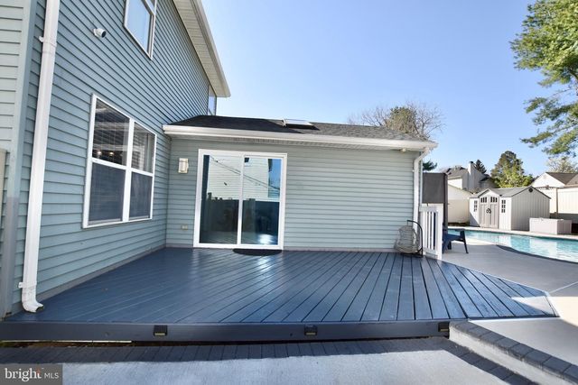 107 CRESCENT HOLLOW DR, Mantua, NJ 08051