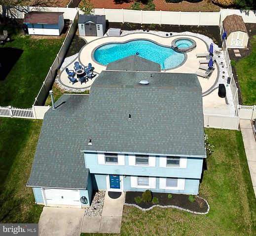 107 CRESCENT HOLLOW DR, Mantua, NJ 08051