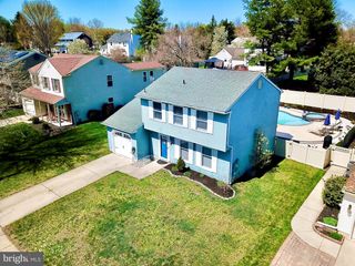 107 CRESCENT HOLLOW DR, Mantua, NJ 08051