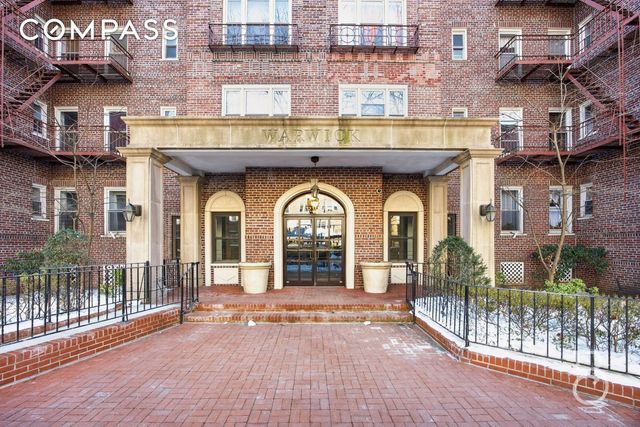 7612 35th Ave Apt 2D, New York City, NY 11372