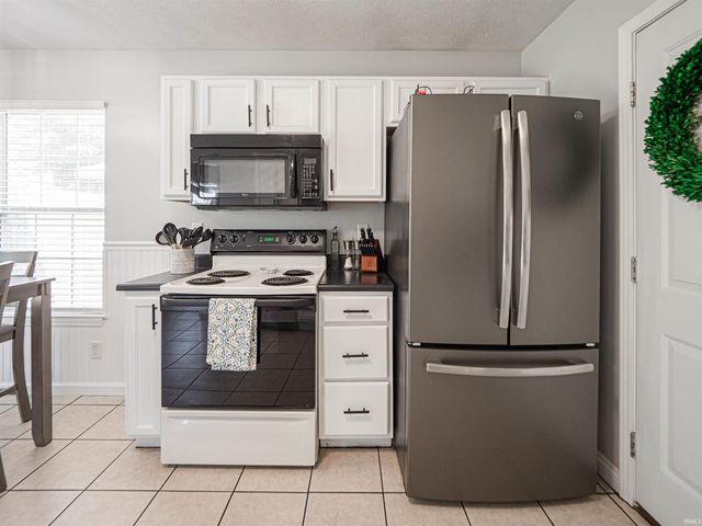 7140 Ashton Park Drive, Evansville, IN 47725