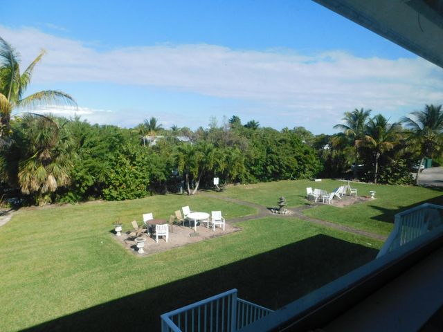 735 Hummingbird Way 204, North Palm Beach, FL 33408