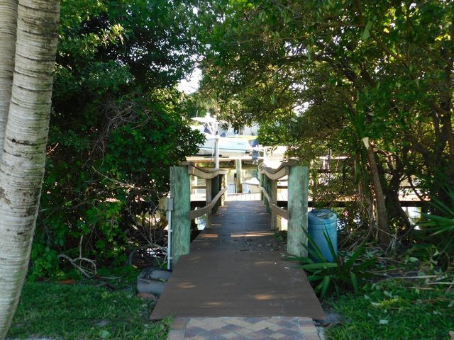 735 Hummingbird Way 204, North Palm Beach, FL 33408