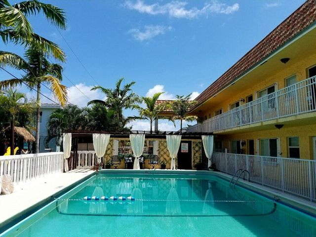 735 Hummingbird Way 204, North Palm Beach, FL 33408