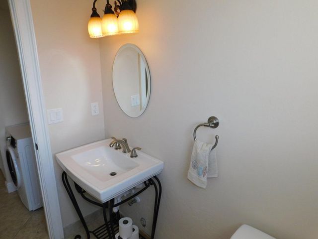 735 Hummingbird Way 204, North Palm Beach, FL 33408