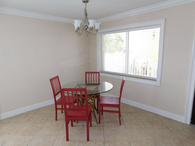 735 Hummingbird Way 204, North Palm Beach, FL 33408