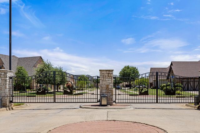 1402 Amsterdam Court, Granbury, TX 76048