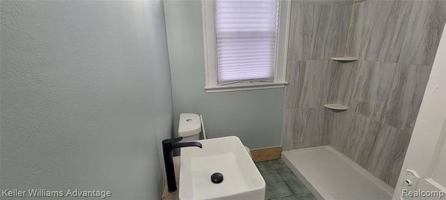 5444 Field Street, Detroit, MI 48213