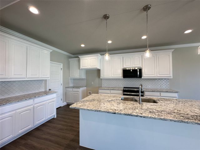 2001 Belle Lagos Lane, Cleburne, TX 76033