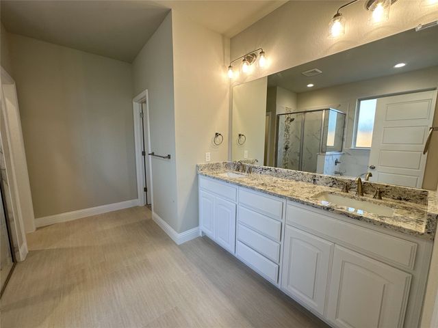 2001 Belle Lagos Lane, Cleburne, TX 76033