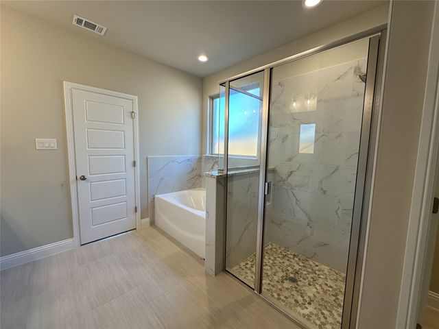 2001 Belle Lagos Lane, Cleburne, TX 76033