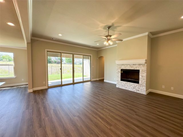 2001 Belle Lagos Lane, Cleburne, TX 76033