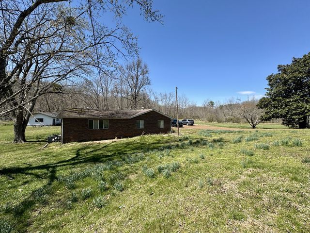 191 Forks River Rd, Waverly, TN 37185