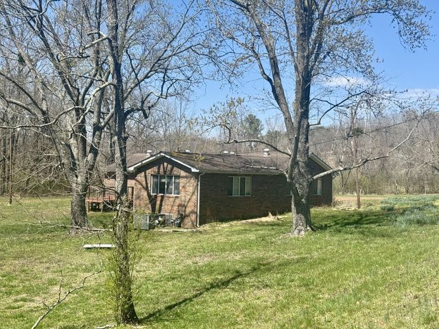 191 Forks River Rd, Waverly, TN 37185