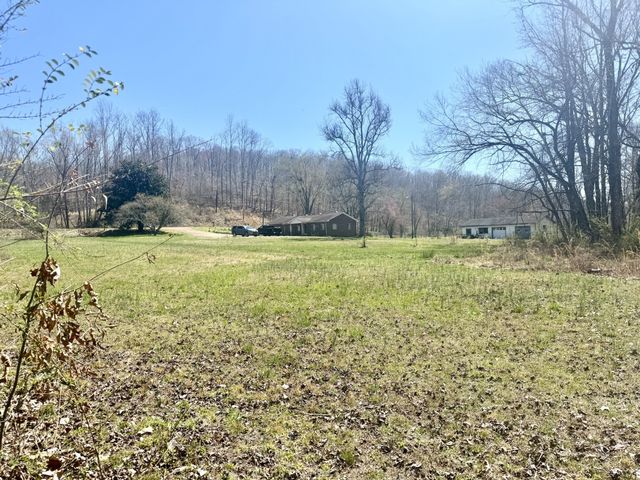 191 Forks River Rd, Waverly, TN 37185