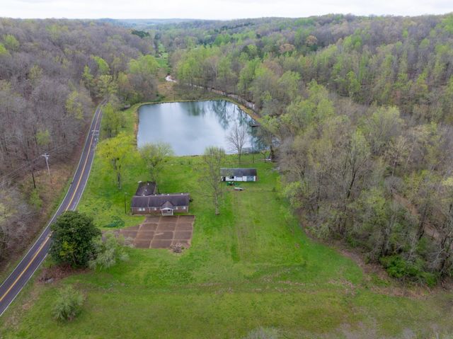 191 Forks River Rd, Waverly, TN 37185