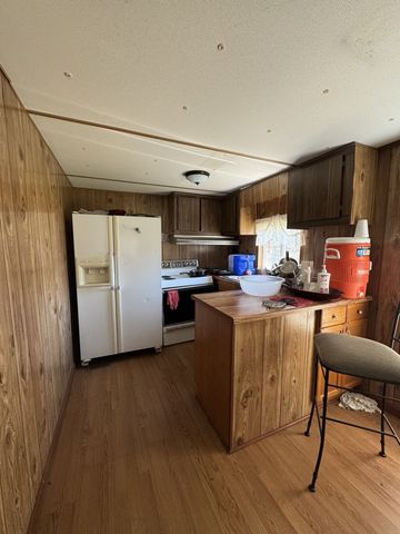191 Forks River Rd, Waverly, TN 37185