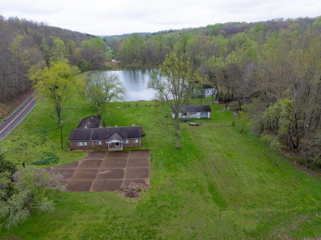 191 Forks River Rd, Waverly, TN 37185