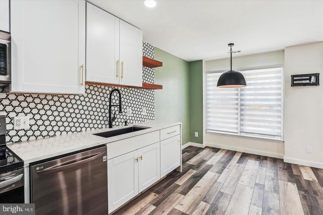 6010 SUNSET RIDGE CT, Centreville, VA 20121
