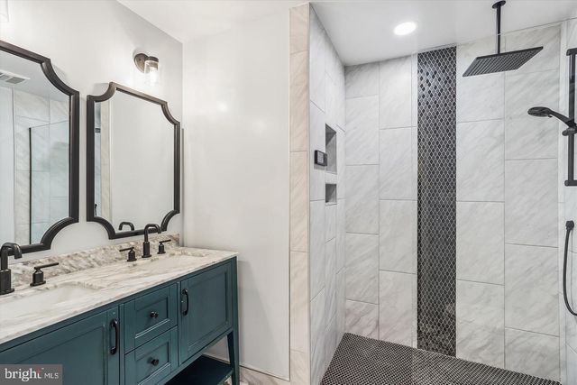 6010 SUNSET RIDGE CT, Centreville, VA 20121
