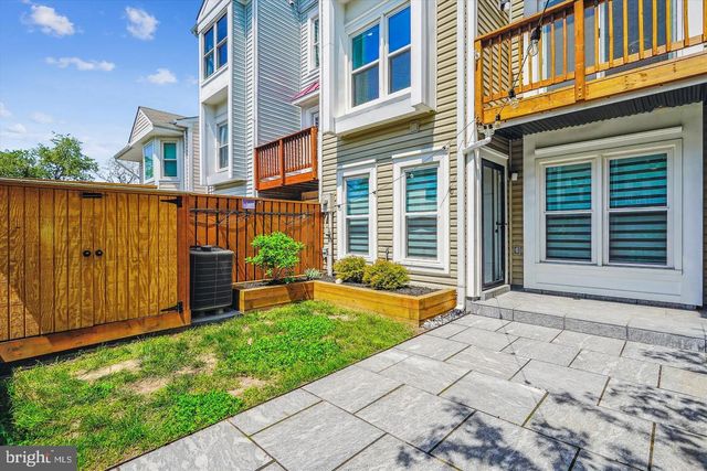 6010 SUNSET RIDGE CT, Centreville, VA 20121