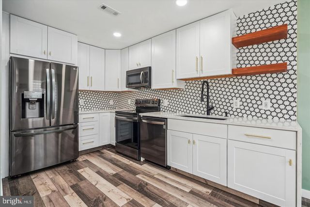 6010 SUNSET RIDGE CT, Centreville, VA 20121