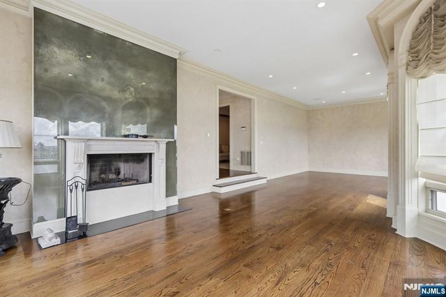 2 Ascot Way, Fort Lee, NJ 07024