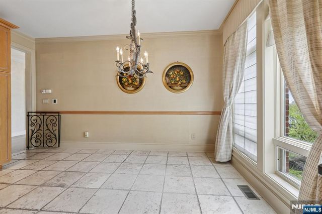 2 Ascot Way, Fort Lee, NJ 07024