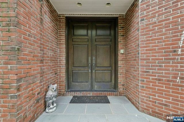 2 Ascot Way, Fort Lee, NJ 07024