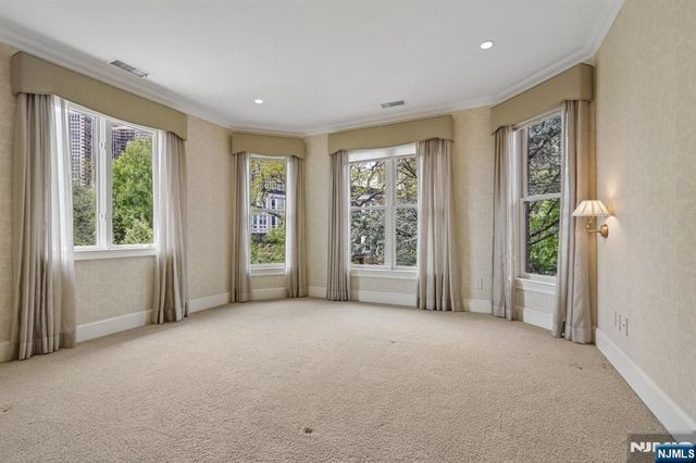 2 Ascot Way, Fort Lee, NJ 07024
