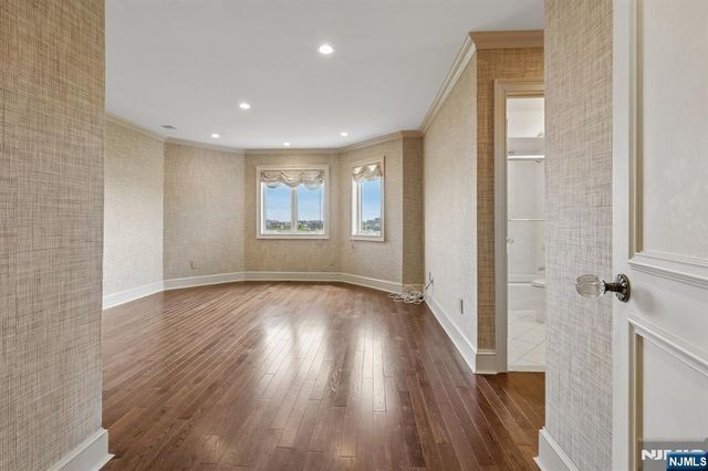 2 Ascot Way, Fort Lee, NJ 07024
