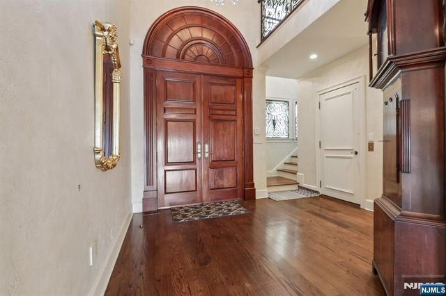 2 Ascot Way, Fort Lee, NJ 07024