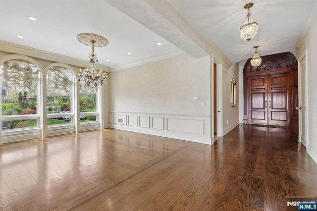 2 Ascot Way, Fort Lee, NJ 07024
