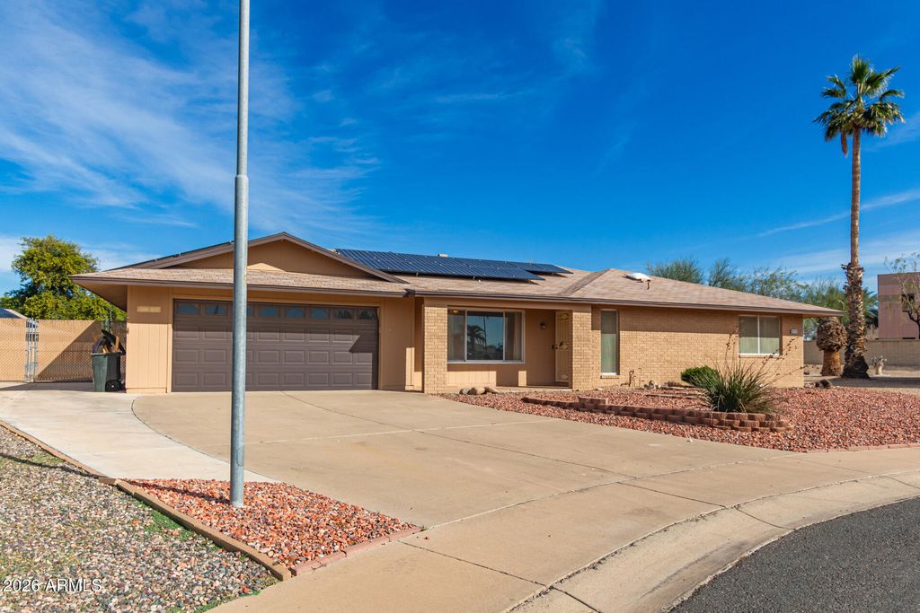 9702 W BRANDING IRON Drive, Sun City, AZ 85351 — photo 2