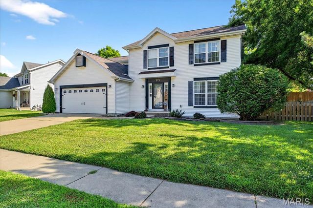 219 Royalltrail Lane, St Charles, MO 63368