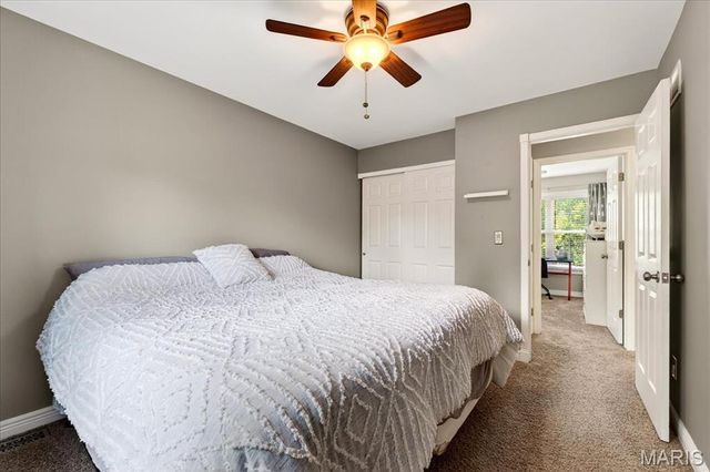 219 Royalltrail Lane, St Charles, MO 63368