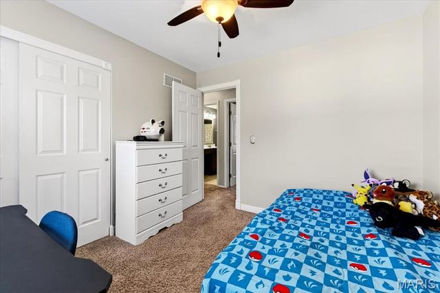 219 Royalltrail Lane, St Charles, MO 63368