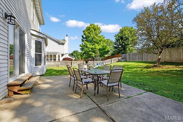 219 Royalltrail Lane, St Charles, MO 63368