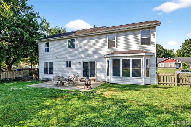 219 Royalltrail Lane, St Charles, MO 63368